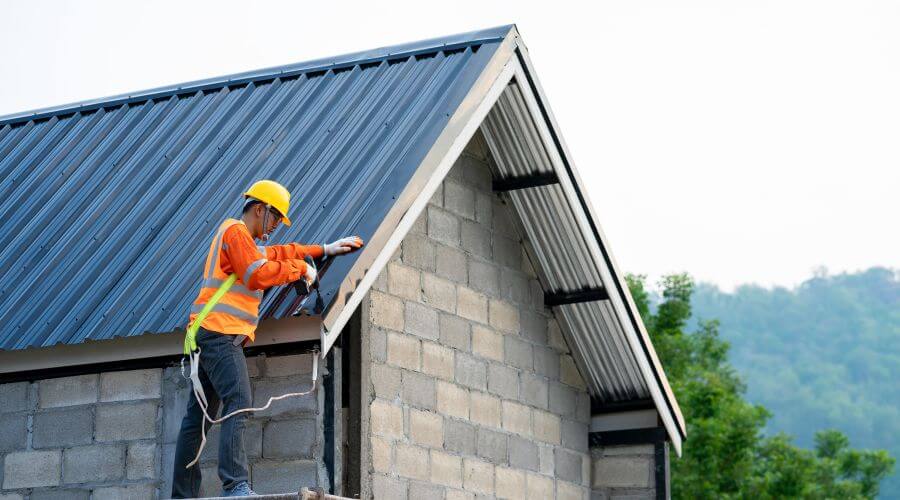 Professional residential roofers in Golden Gate, IL